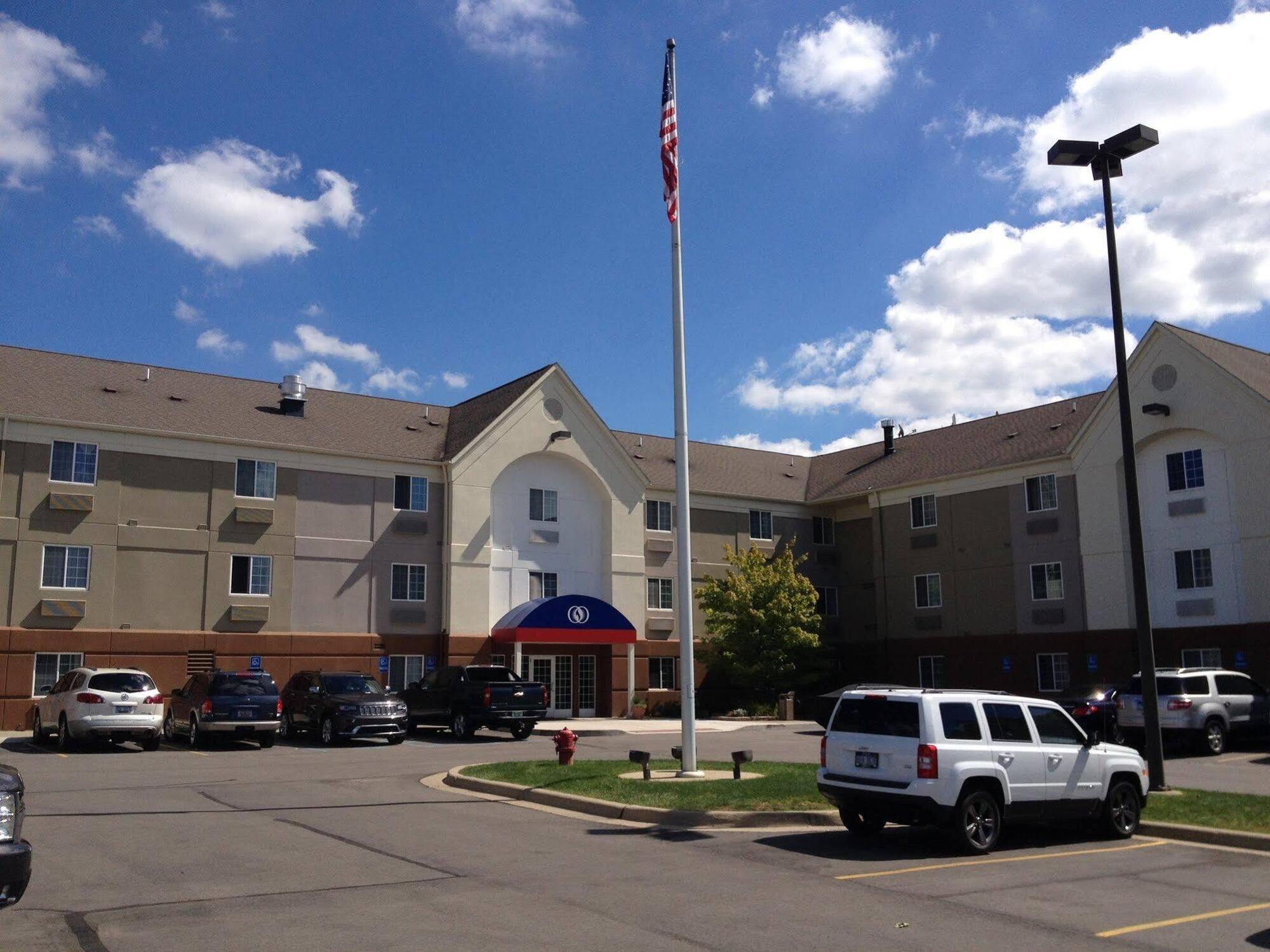Hotel Sonesta Simply Detroit 3*